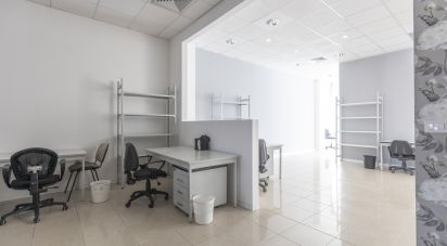 Negozio / locale commerciale di 161 m² in Loreto (60025)