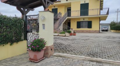 Casale 14 locali di 270 m² in Cugnoli (65020)