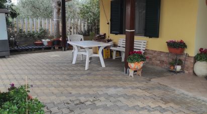 Casale 14 locali di 270 m² in Cugnoli (65020)