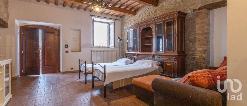 Abitazione 15 locali di 420 m² in Treia (62010)