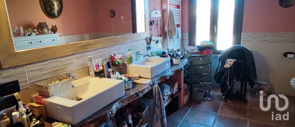 Casa indipendente / Villa 11 locali di 150 m² in Pieve d'Olmi (26040)