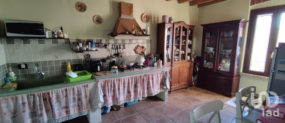 Casa indipendente / Villa 11 locali di 150 m² in Pieve d'Olmi (26040)