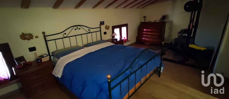 Casa indipendente / Villa 11 locali di 150 m² in Pieve d'Olmi (26040)