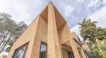 Casale 10 locali di 434 m² in Grottammare (63066)