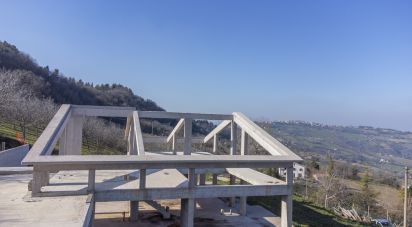 Casa indipendente / Villa 6 locali di 250 m² in Cupramontana (60034)