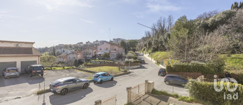 Casa indipendente / Villa 5 locali di 167 m² in Castelfidardo (60022)