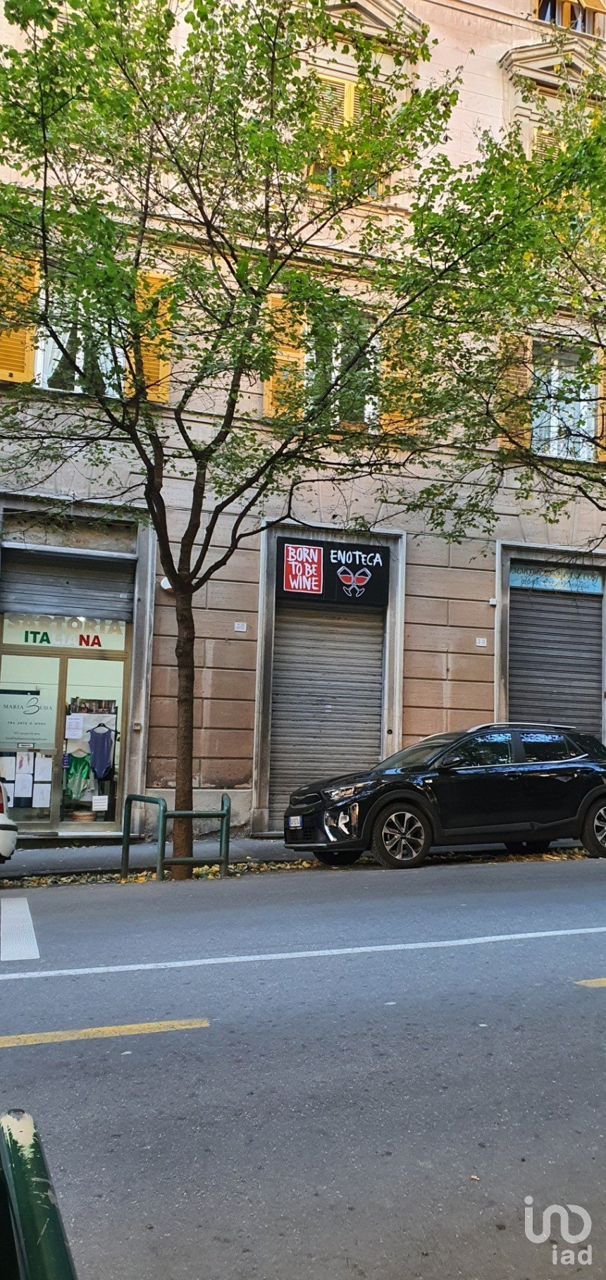 Negozio / locale commerciale di 26 m² in Genova (16143)