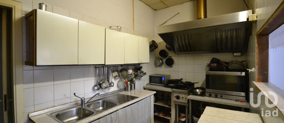 Attività locali di 45 m² in Genova (16138)