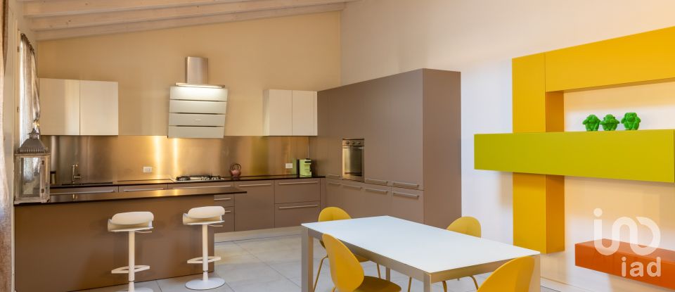 Three-room apartment of 105 m² in Verona (37124)