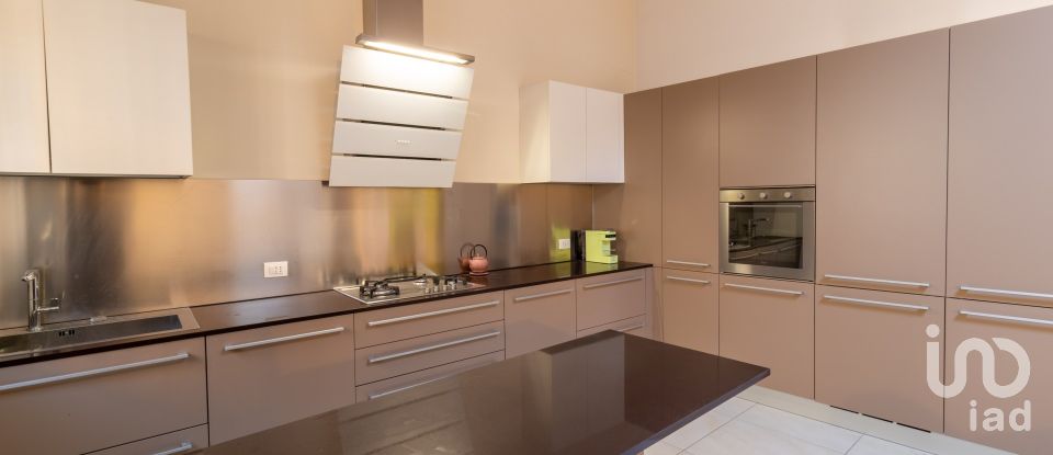 Three-room apartment of 105 m² in Verona (37124)