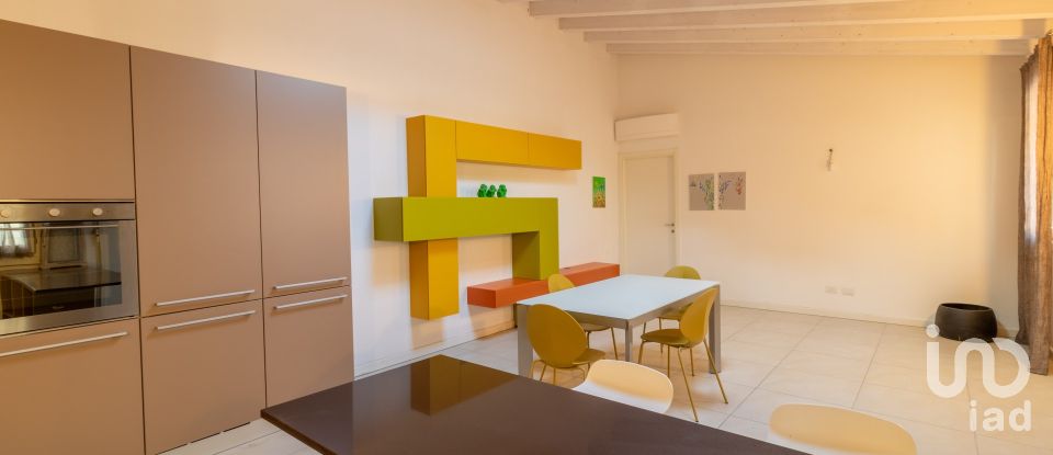 Three-room apartment of 105 m² in Verona (37124)