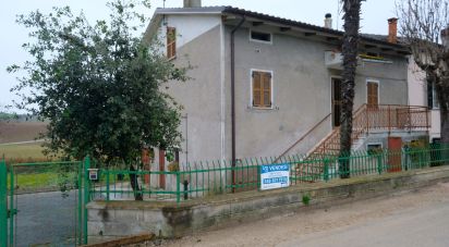 Casa indipendente / Villa 6 locali di 160 m² in Castelleone di Suasa (60010)