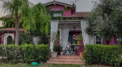 Casale 11 locali di 320 m² in Capranica (01012)