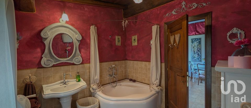 Farm 11 rooms of 320 m² in Capranica (01012)