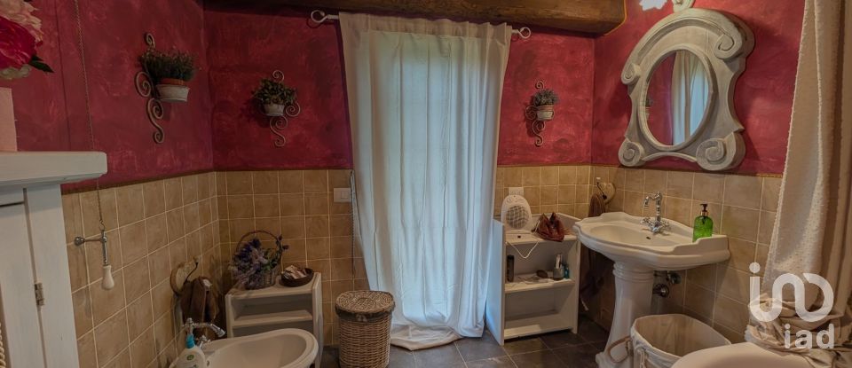 Farm 11 rooms of 320 m² in Capranica (01012)