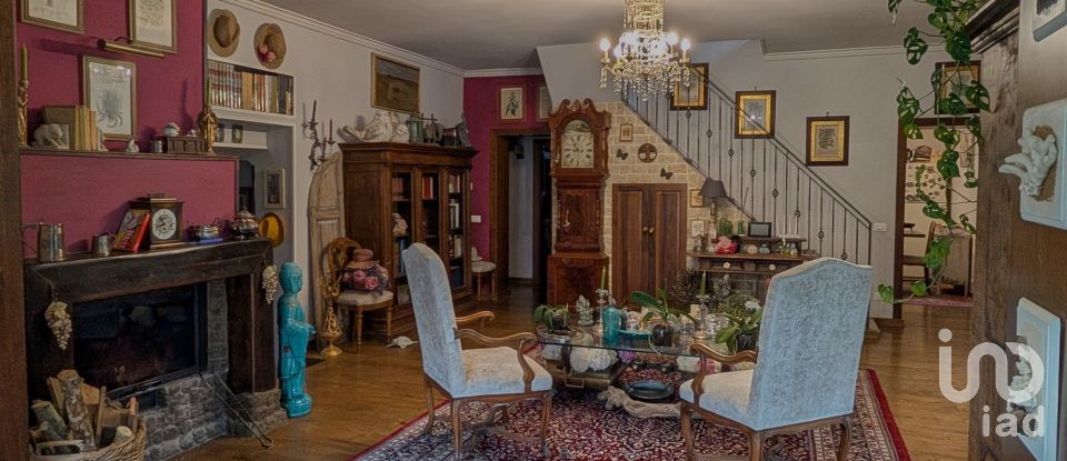 Farm 11 rooms of 320 m² in Capranica (01012)