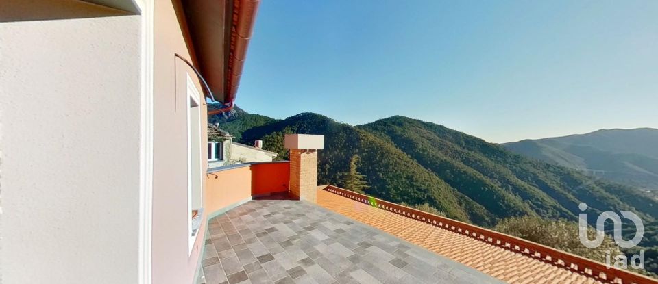 Casa indipendente / Villa 25 locali di 600 m² in Casarza Ligure (16030)