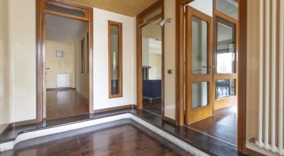 Apartment 9 rooms of 241 m² in Matelica (62024)