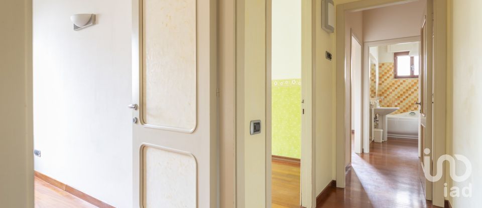 Appartamento 9 locali di 241 m² a Matelica (62024)