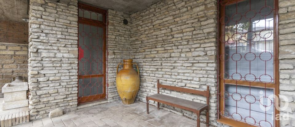 Appartamento 9 locali di 241 m² a Matelica (62024)