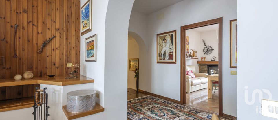 Immobile di prestigio 35 locali di 1.000 m² a Castelfidardo (60022)