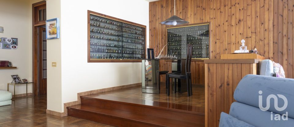 Immobile di prestigio 35 locali di 1.000 m² a Castelfidardo (60022)