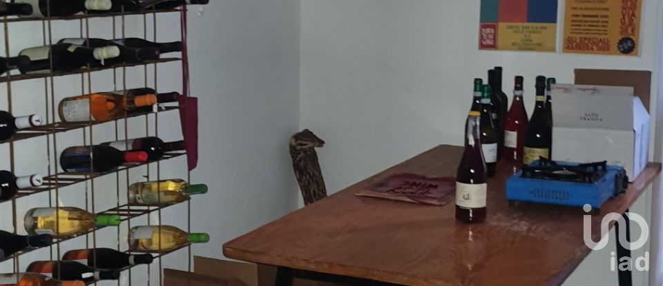 Negozio / locale commerciale di 26 m² in Genova (16143)