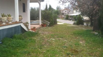 Casa indipendente / Villa 4 locali di 300 m² in Roccascalegna (66040)
