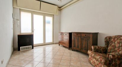 Negozio / locale commerciale di 18 m² in Roma (00179)