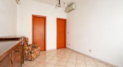 Negozio / locale commerciale di 18 m² in Roma (00179)