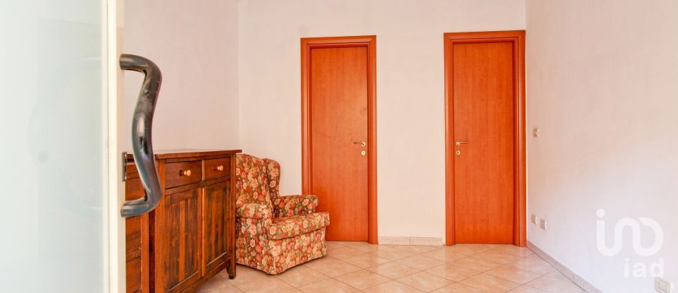 Negozio / locale commerciale di 18 m² in Roma (00179)