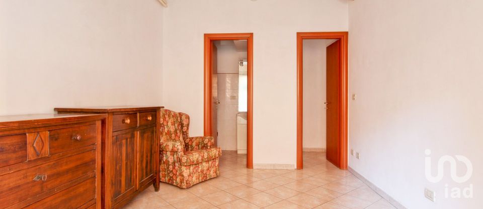 Negozio / locale commerciale di 18 m² in Roma (00179)