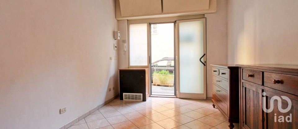 Negozio / locale commerciale di 18 m² in Roma (00179)