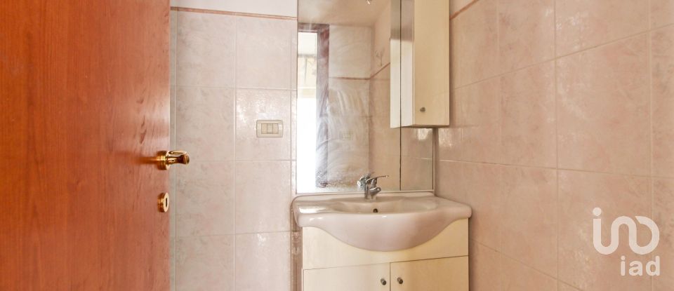 Negozio / locale commerciale di 18 m² in Roma (00179)