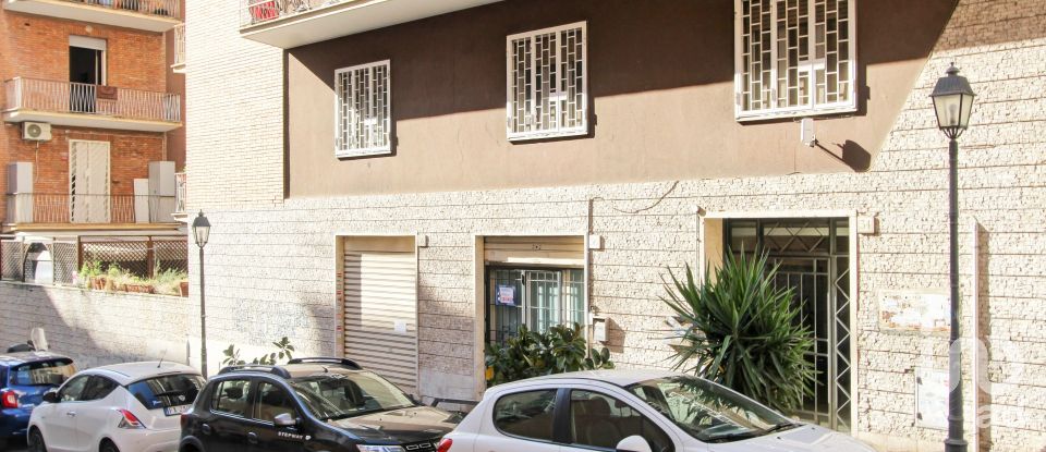 Negozio / locale commerciale di 18 m² in Roma (00179)
