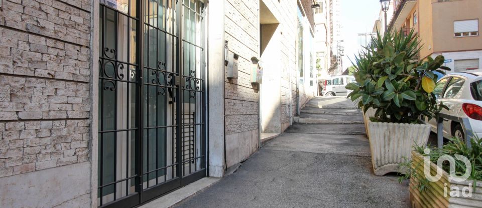 Negozio / locale commerciale di 18 m² in Roma (00179)