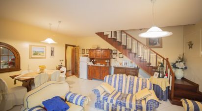 Casa indipendente / Villa 7 locali di 200 m² in Senigallia (60019)