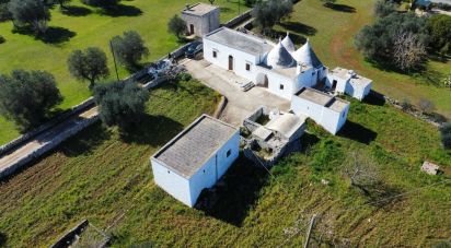 Trullo 8 locali di 200 m² in Ostuni (72017)