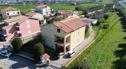 Casa indipendente 3 locali di 303 m² in Fermo (63900)