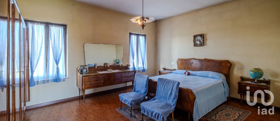 Casa indipendente 7 locali di 275 m² in Castiglione delle Stiviere (46043)