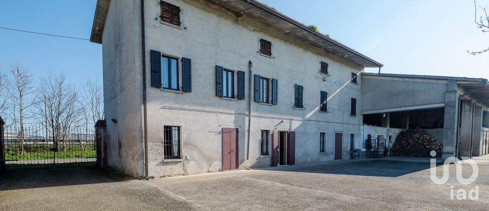 Casa indipendente 7 locali di 275 m² in Castiglione delle Stiviere (46043)