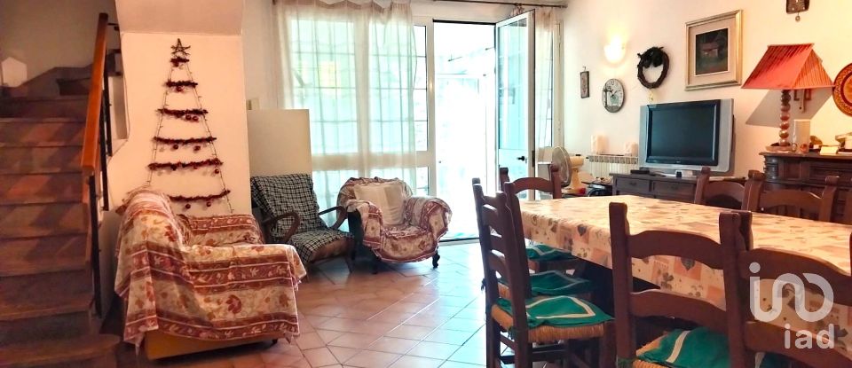 Townhouse 5 rooms of 150 m² in Cogoleto (16016)