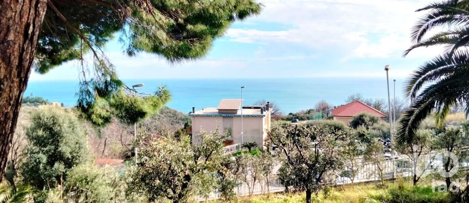 Townhouse 5 rooms of 150 m² in Cogoleto (16016)