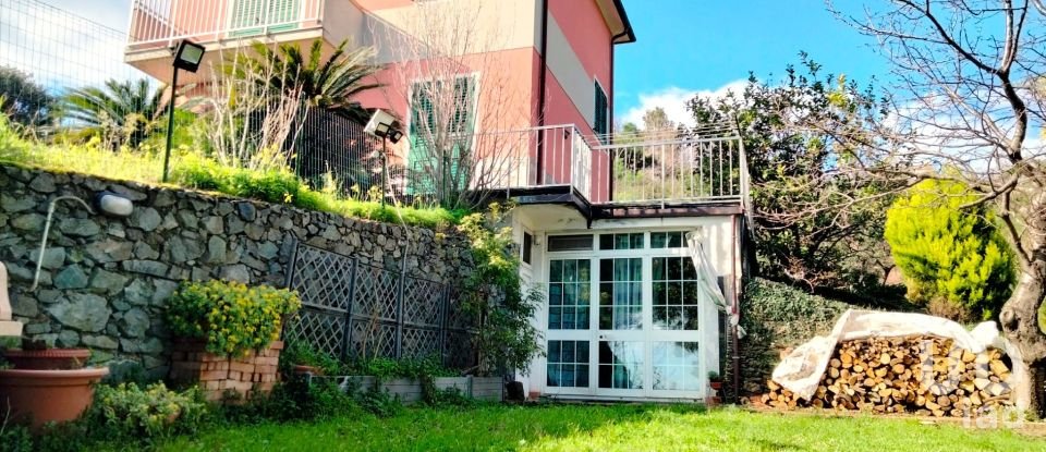 Townhouse 5 rooms of 150 m² in Cogoleto (16016)