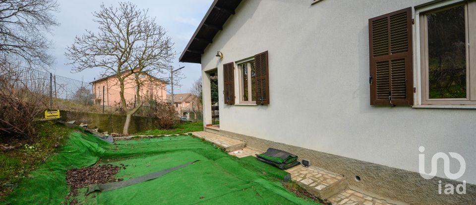 Casa indipendente 7 locali di 160 m² in Carcare (17043)