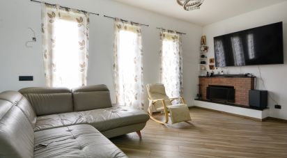 Casa indipendente 7 locali di 160 m² in Carcare (17043)