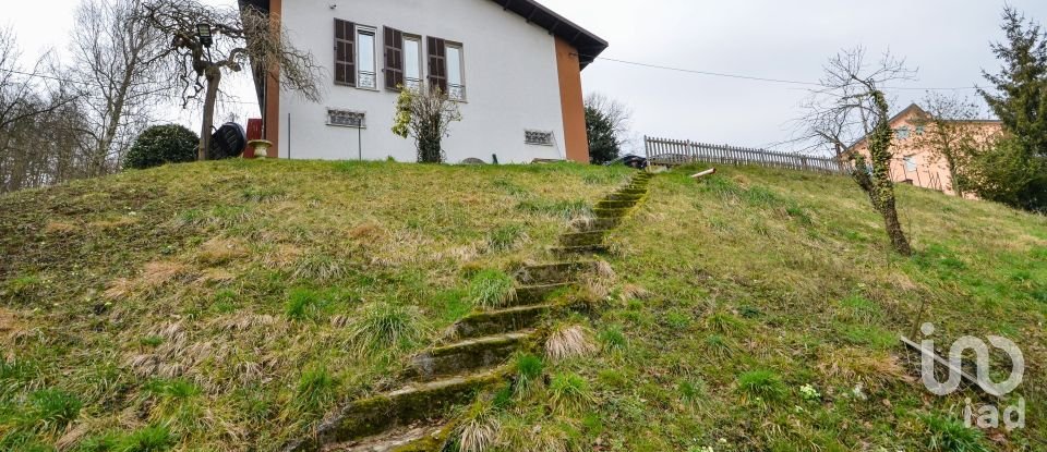 Casa indipendente 7 locali di 160 m² in Carcare (17043)