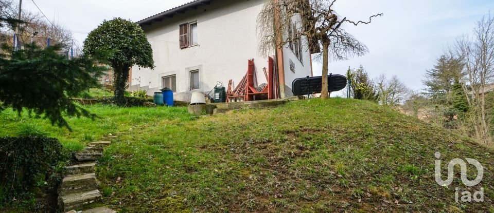 Casa indipendente 7 locali di 160 m² in Carcare (17043)