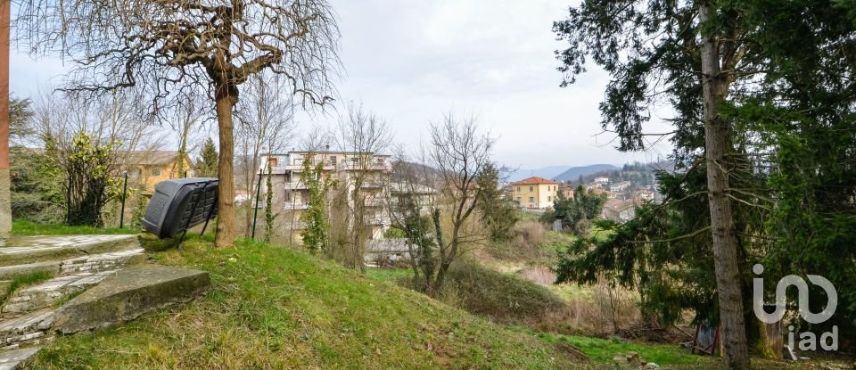 Casa indipendente 7 locali di 160 m² in Carcare (17043)