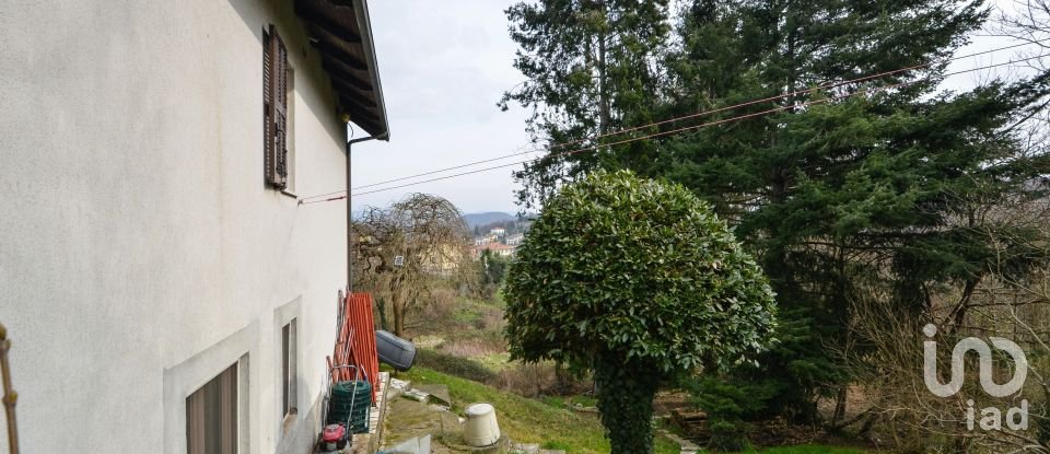 Casa indipendente 7 locali di 160 m² in Carcare (17043)
